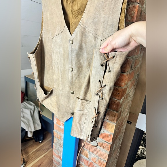Hot Leathers Button Vest - Picture 5 of 6